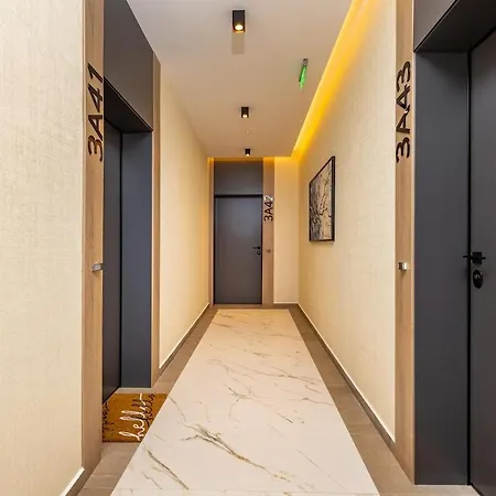 Royal Garden With Private Parking