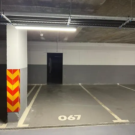 Royal Garden With Private Parking * פלובדיב