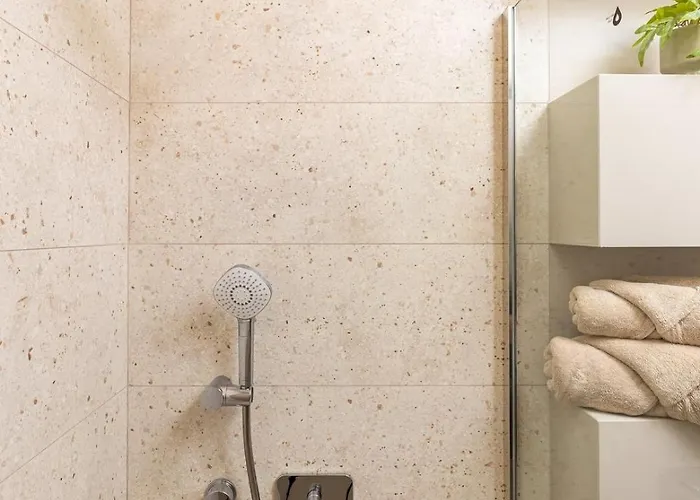 Royal Garden With Private Parking Daire